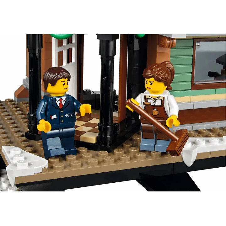 LEGO Creator Expert 10259 Winterlicher Bahnhof Bild 10