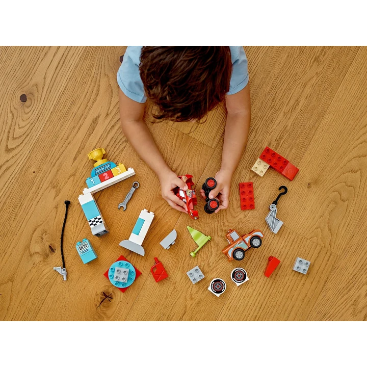 LEGO Duplo 10924 Lightning McQueens großes Rennen Bild 5