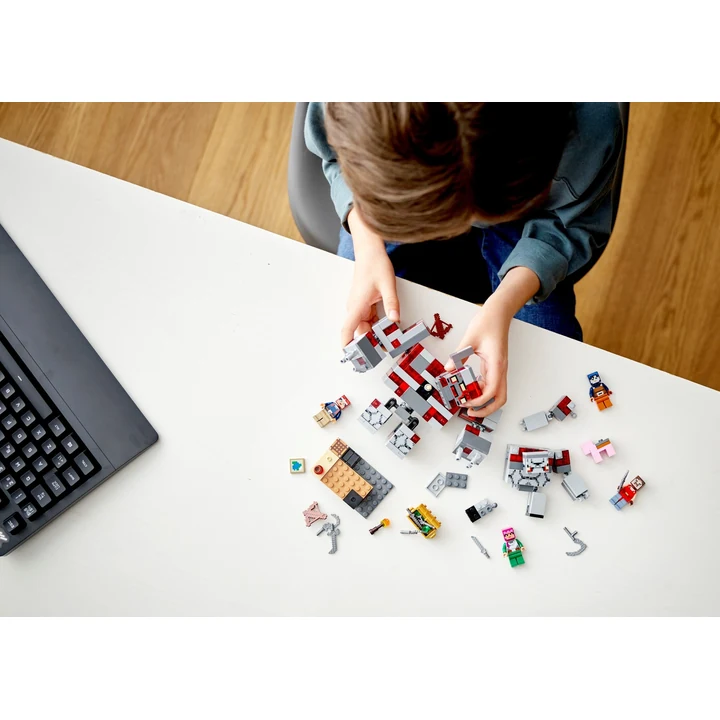 LEGO Minecraft 21163 Das Redstone-Kräftemessen Bild 7
