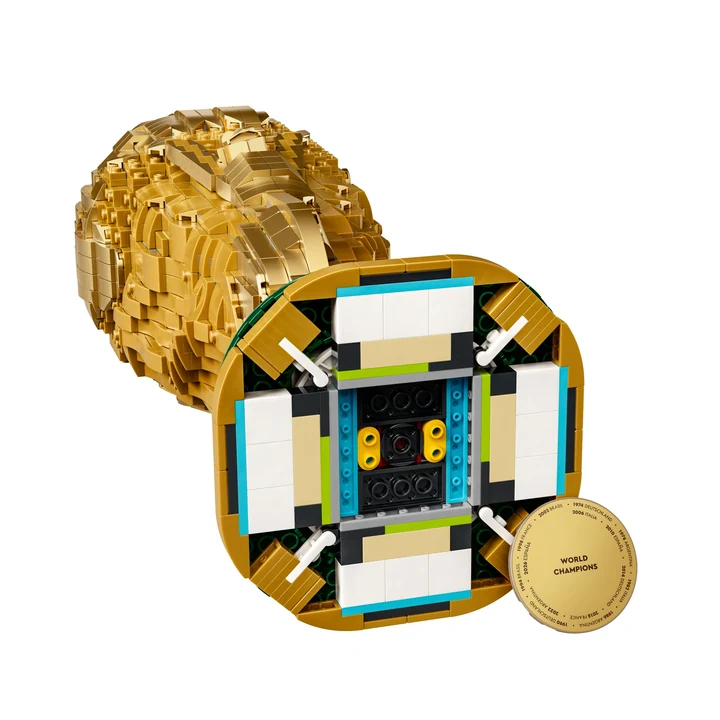 LEGO Editions 4000351 Offizieller Pokal der FIFA Fußball-Weltmeisterschaft – Weltmeister Version Bild 4