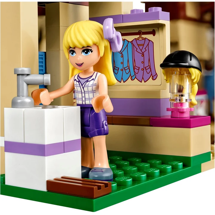 LEGO Friends 41126 Heartlake Reiterhof Bild 8