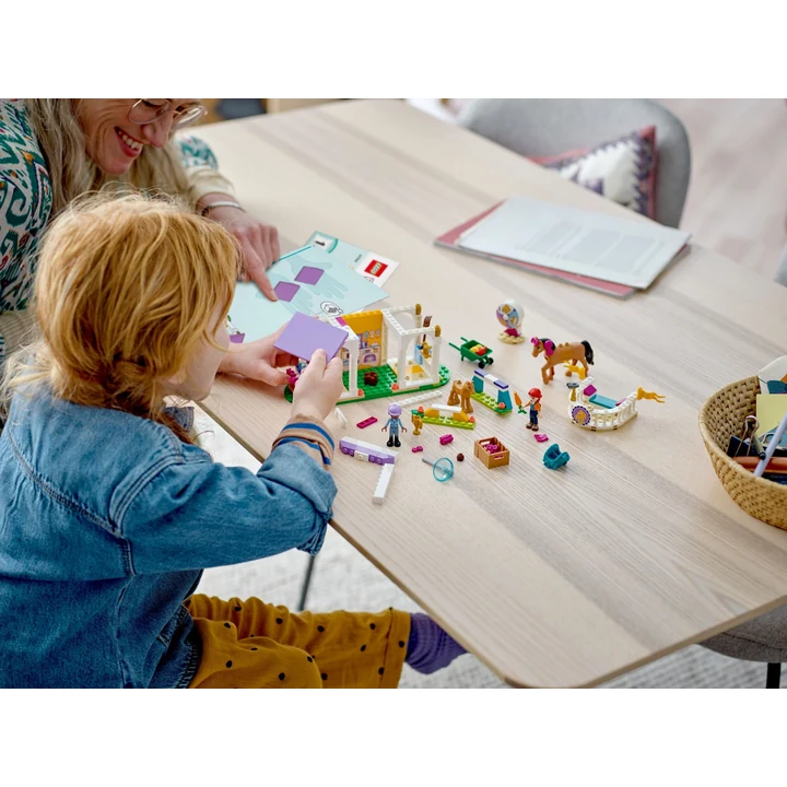 LEGO Friends 41746 Reitschule Bild 6