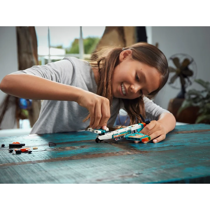LEGO Technic 42117 Rennflugzeug Bild 7