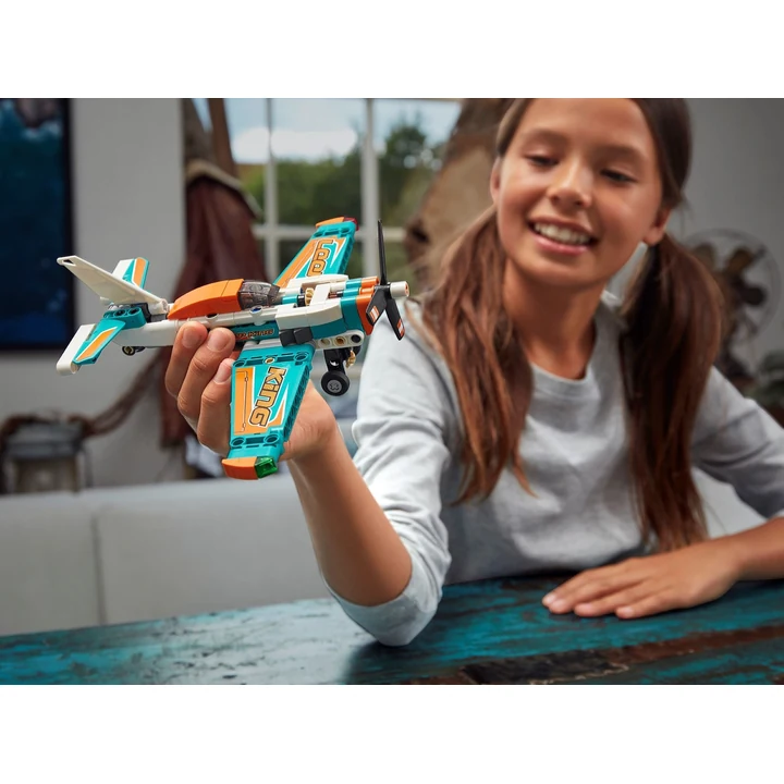 LEGO Technic 42117 Rennflugzeug Bild 8