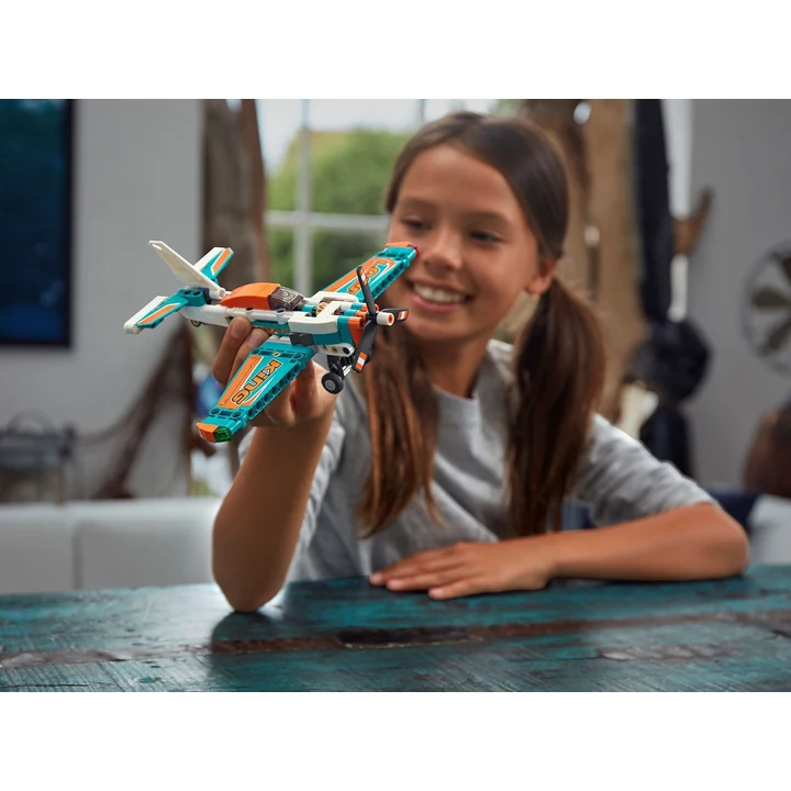 LEGO Technic 42117 Rennflugzeug Bild 9