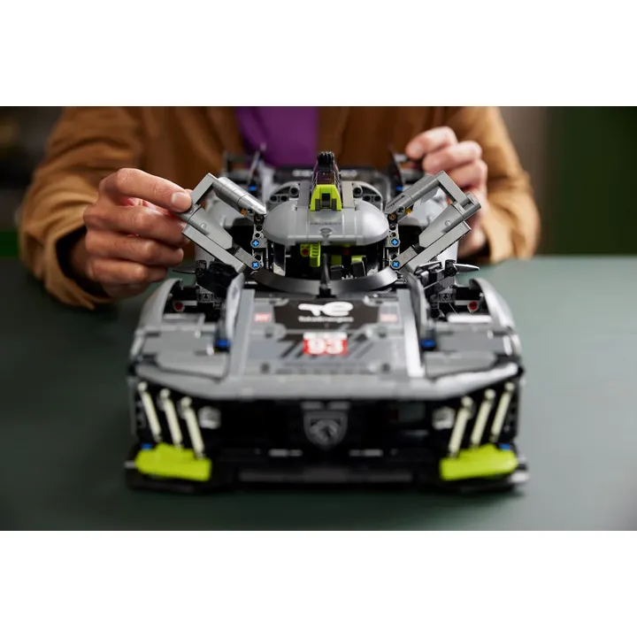 LEGO Technic 42156 PEUGEOT 9X8 24H Le Mans Hybrid Hypercar Bild 9