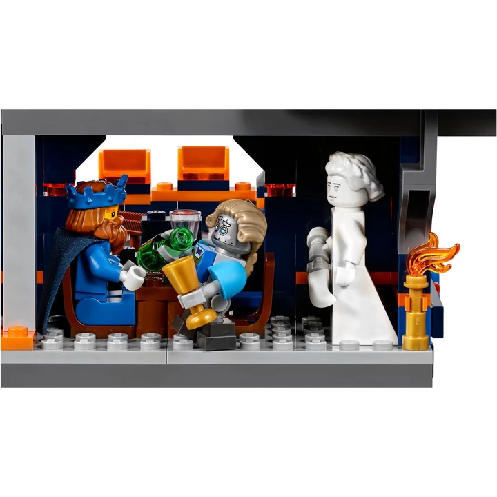 LEGO Nexo Knights 70357 Schloss Knighton Bild 8