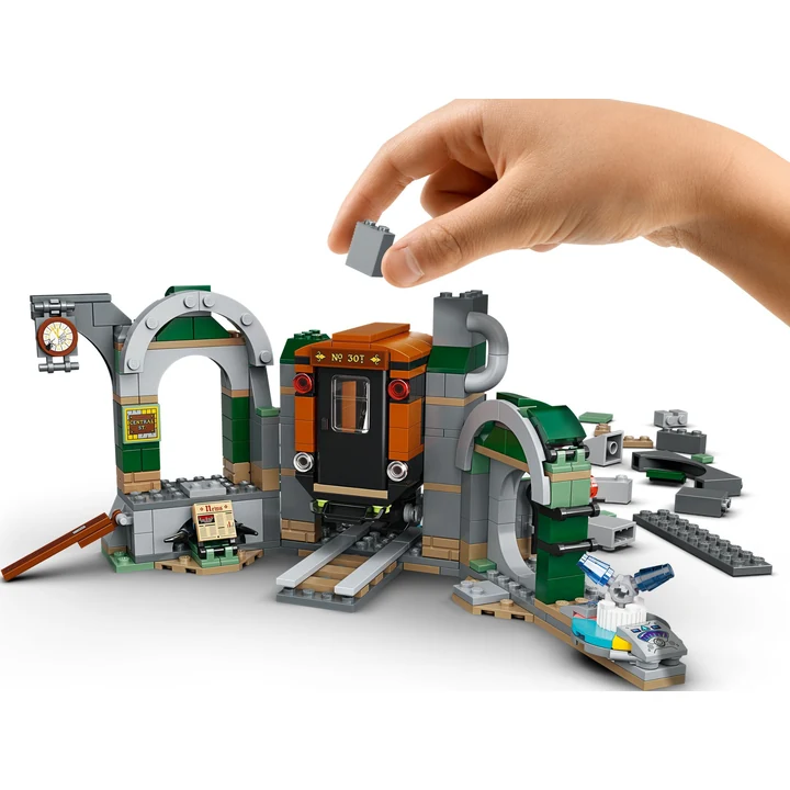LEGO Hidden Side 70430 Newbury U-Bahn-Station Bild 7