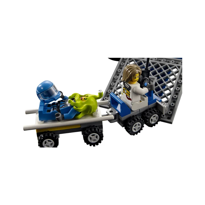 LEGO Weltraum 7066 Mobile Alien-Abwehrzentrale Bild 10