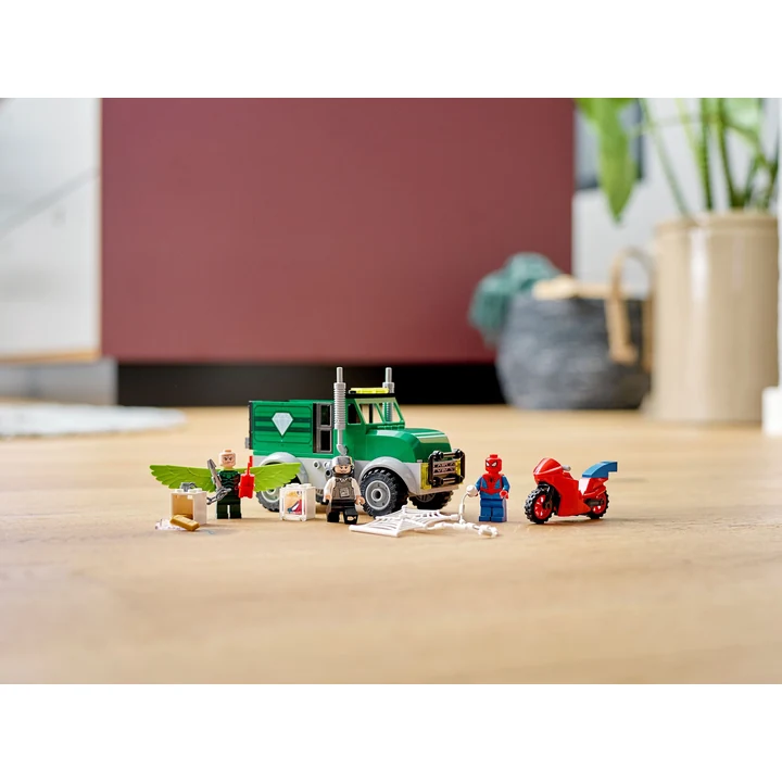 LEGO Super Heroes  76147 Vultures LKW-Überfall Bild 3